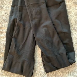LULULEMON BLACK HIGHWAISTED LEGGING